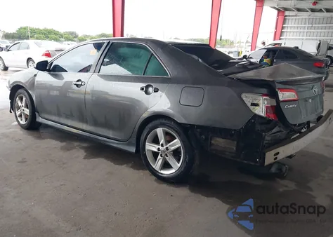 2013 Toyota Camry Se z USA, uszkodzony, nr VIN 4T1BF1FK1DU693175